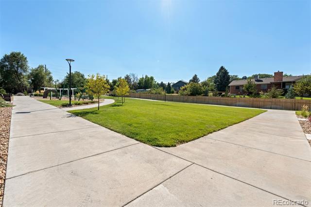 1998 S Poplar Court