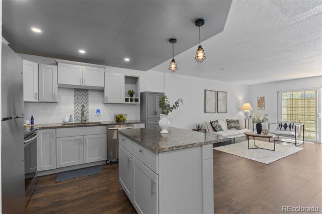610 S Clinton Street Unit: 10A
