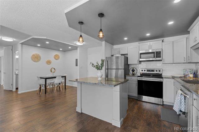610 S Clinton Street Unit: 10A