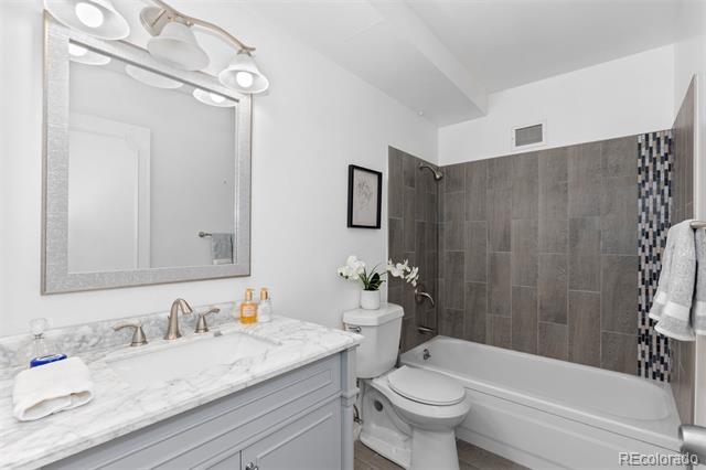 610 S Clinton Street Unit: 10A