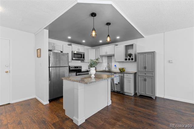 610 S Clinton Street Unit: 10A