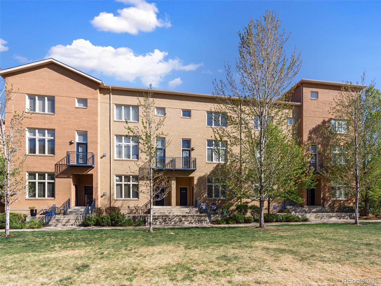 190 Roslyn Street Unit: 1305