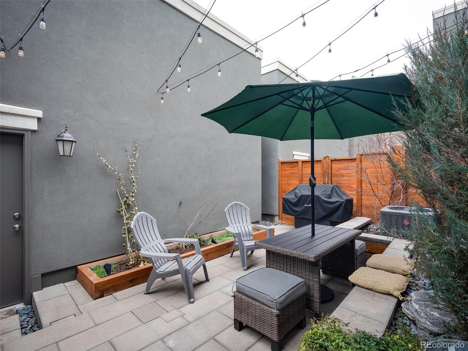 5400 Valentia Street