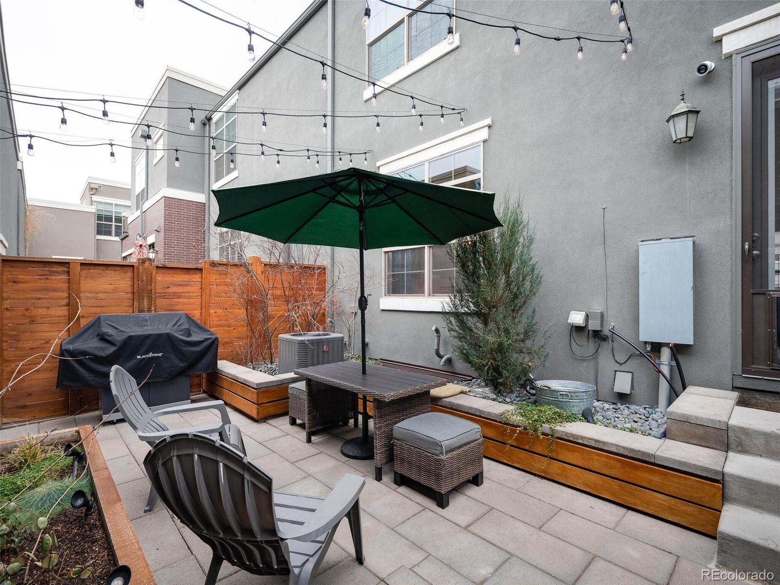 5400 Valentia Street