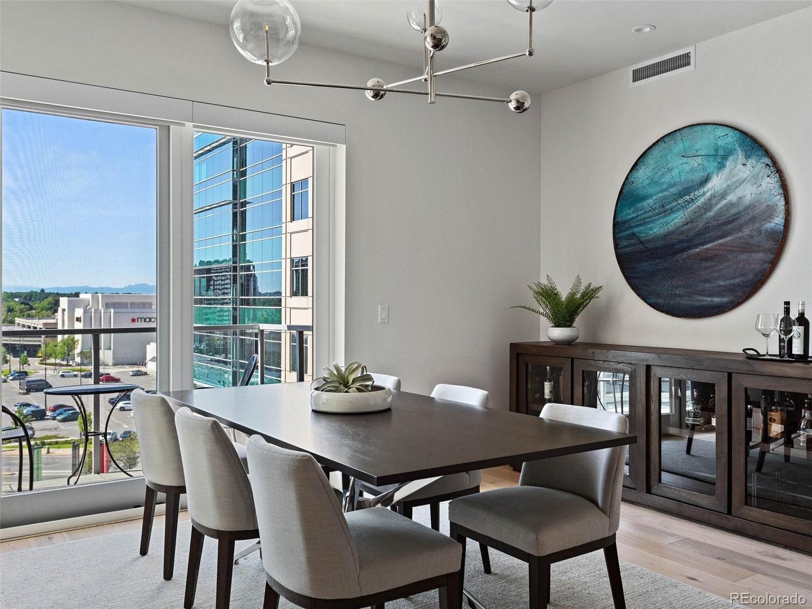155 Steele Street Unit: 618