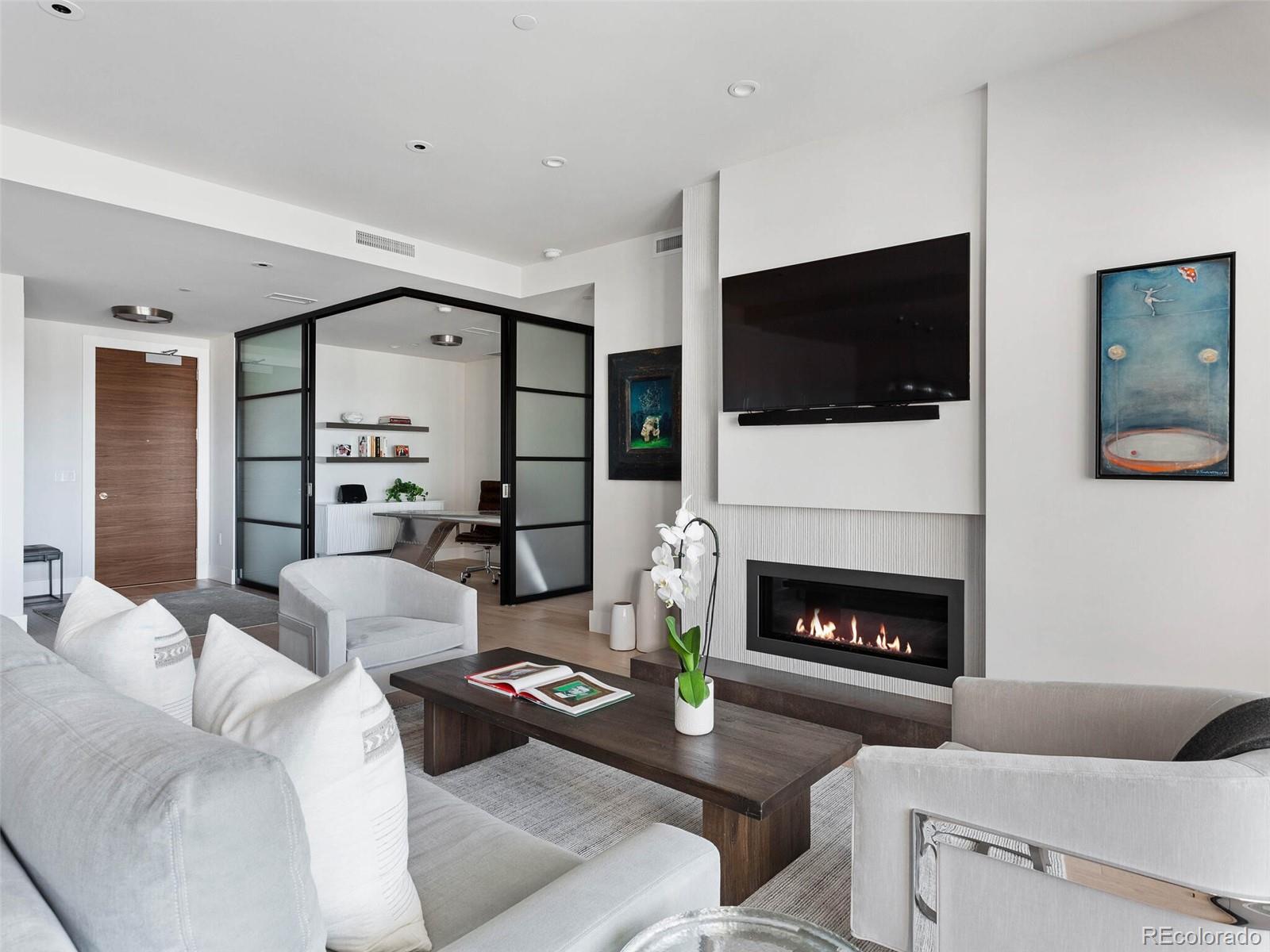 155 Steele Street Unit: 618
