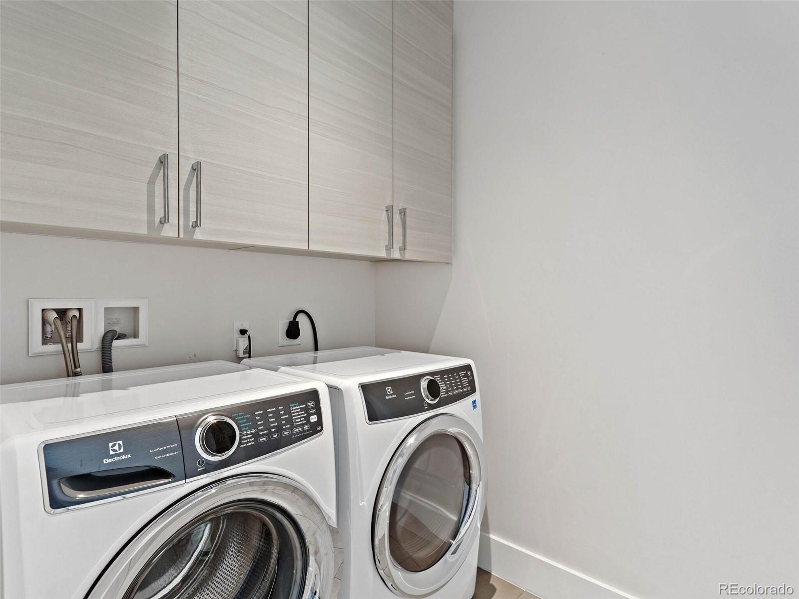 155 Steele Street Unit: 618