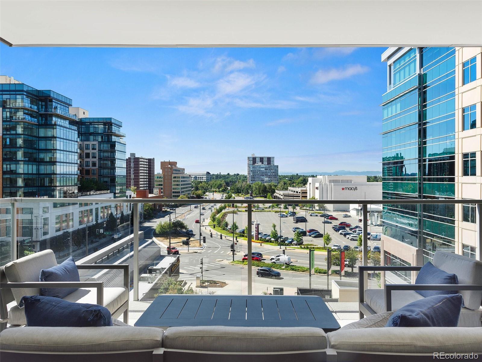 155 Steele Street Unit: 618