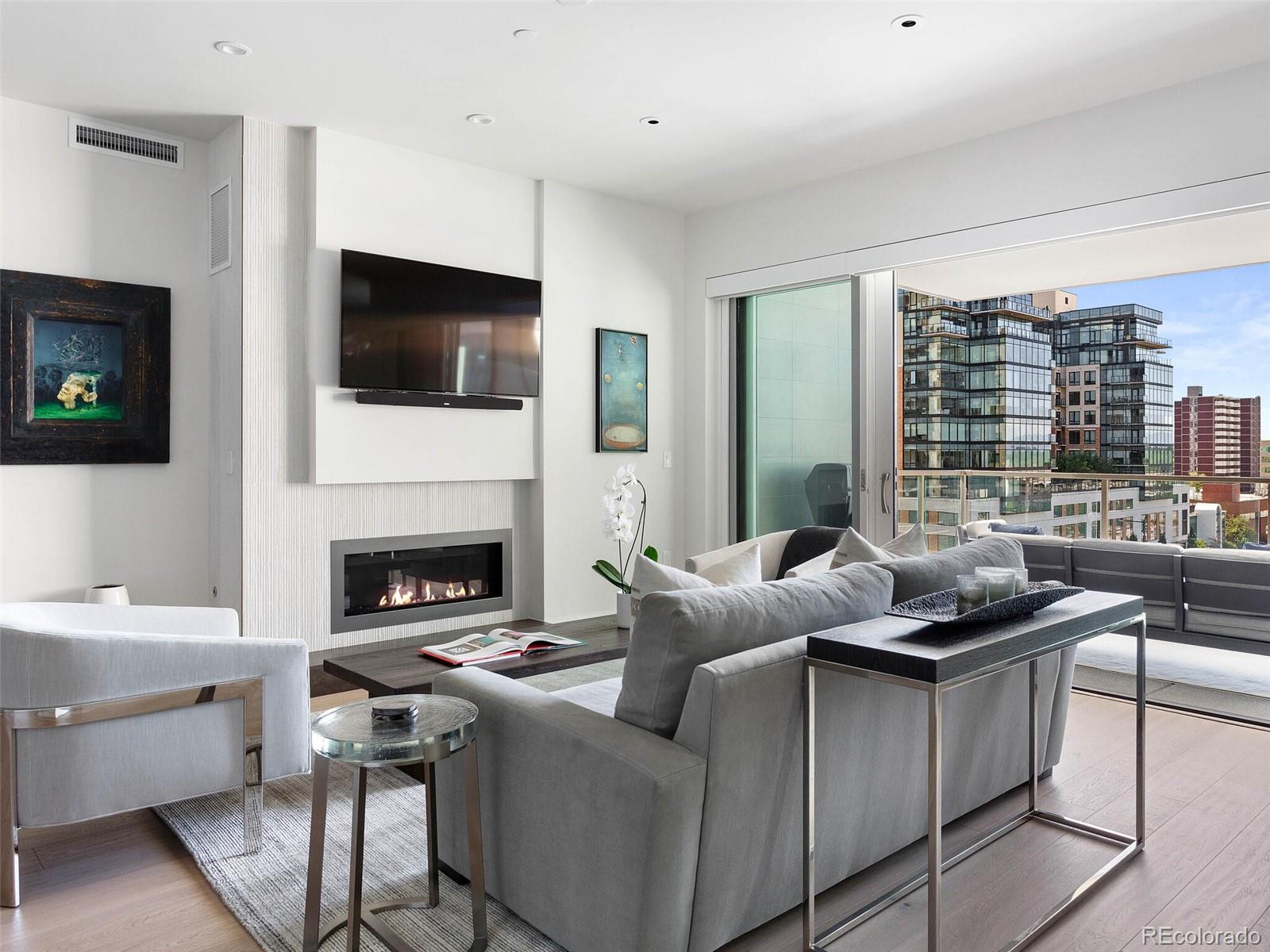155 Steele Street Unit: 618