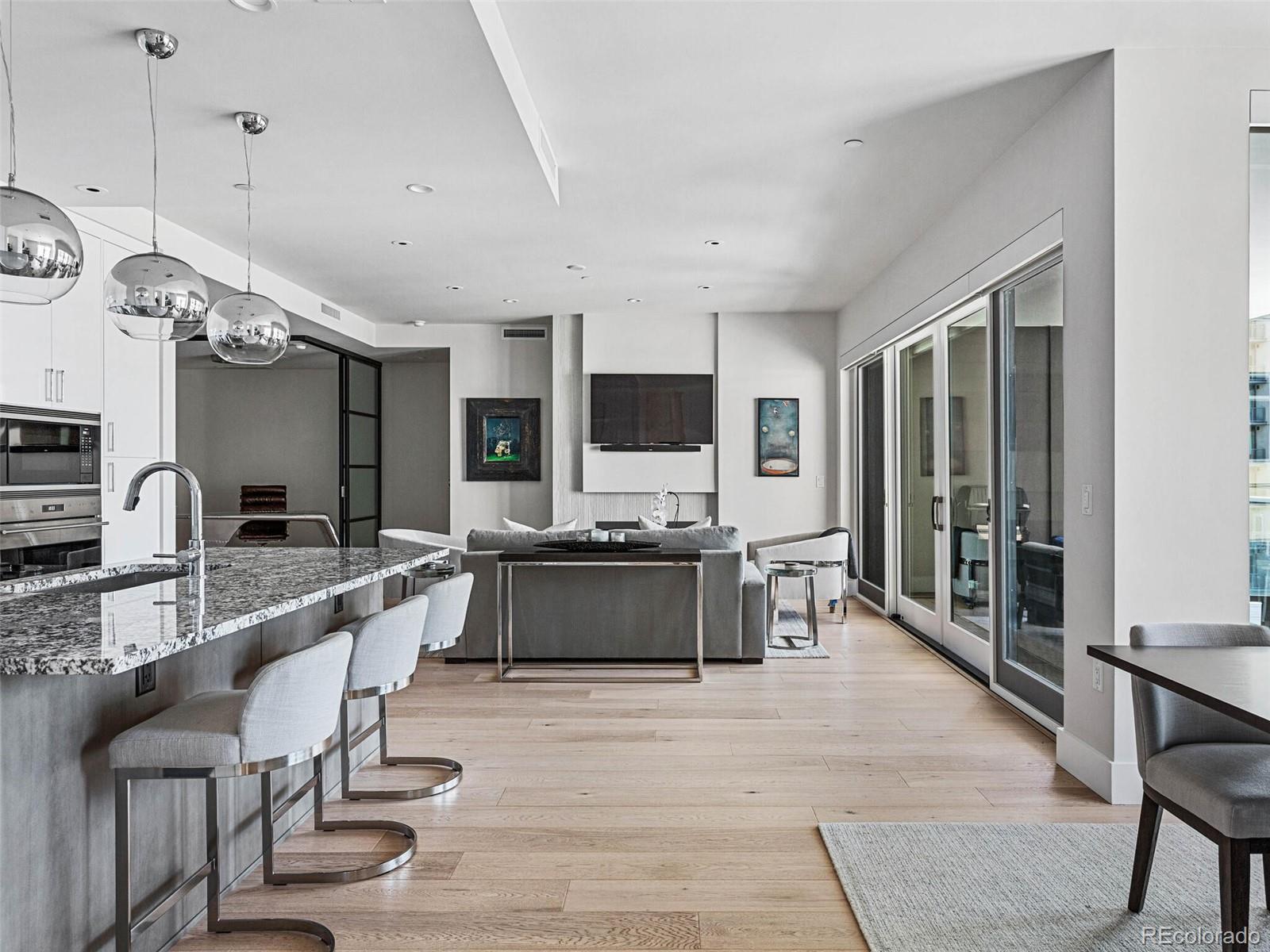 155 Steele Street Unit: 618