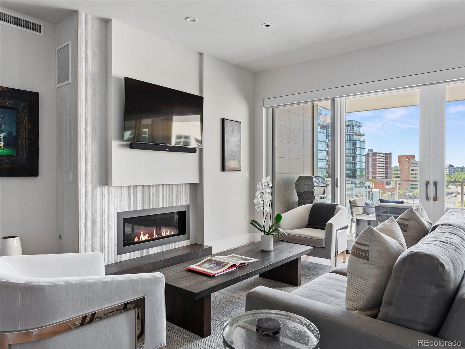 155 Steele Street Unit: 618