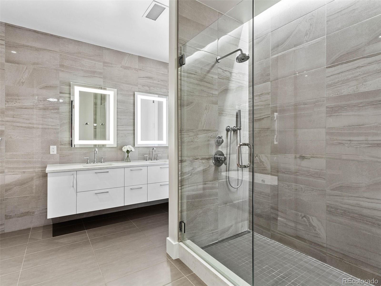 155 Steele Street Unit: 618