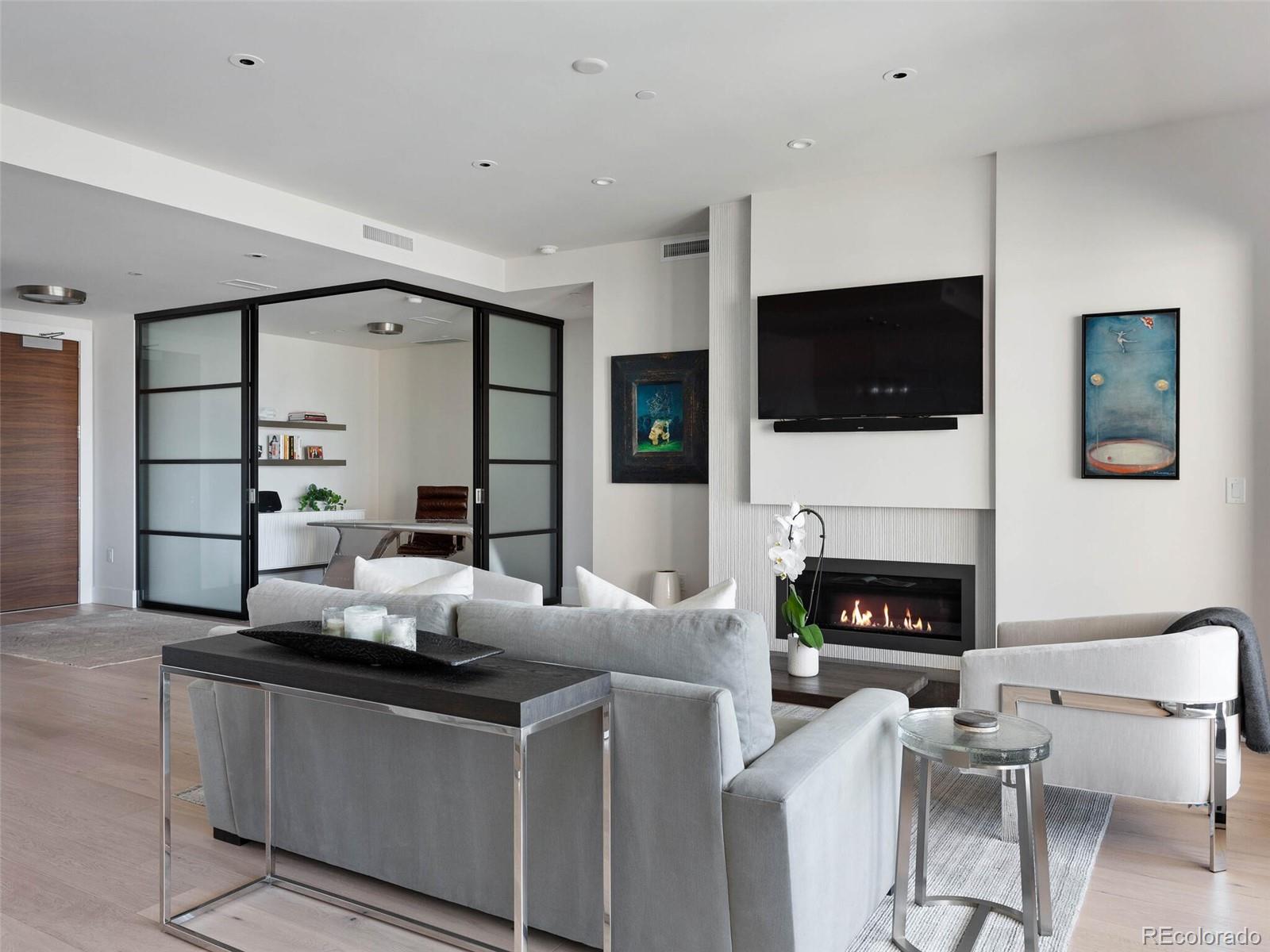 155 Steele Street Unit: 618