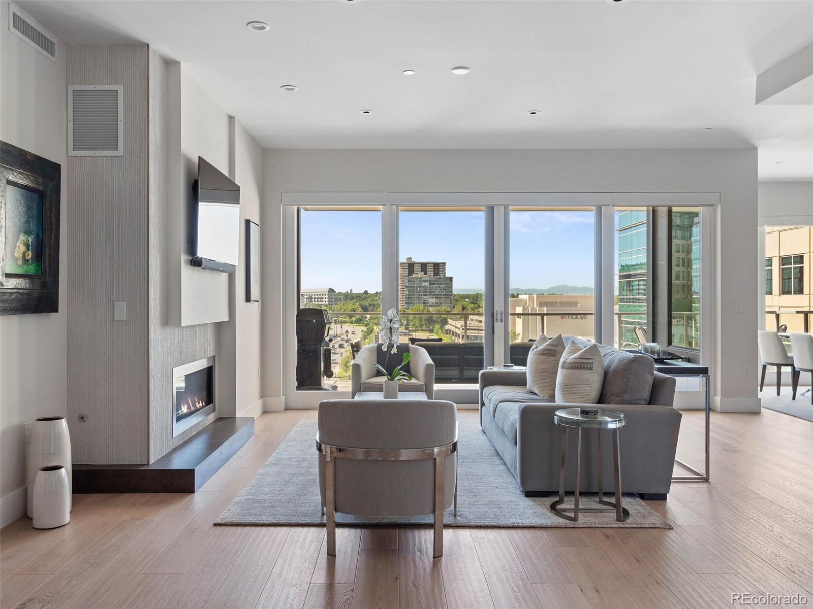 155 Steele Street Unit: 618