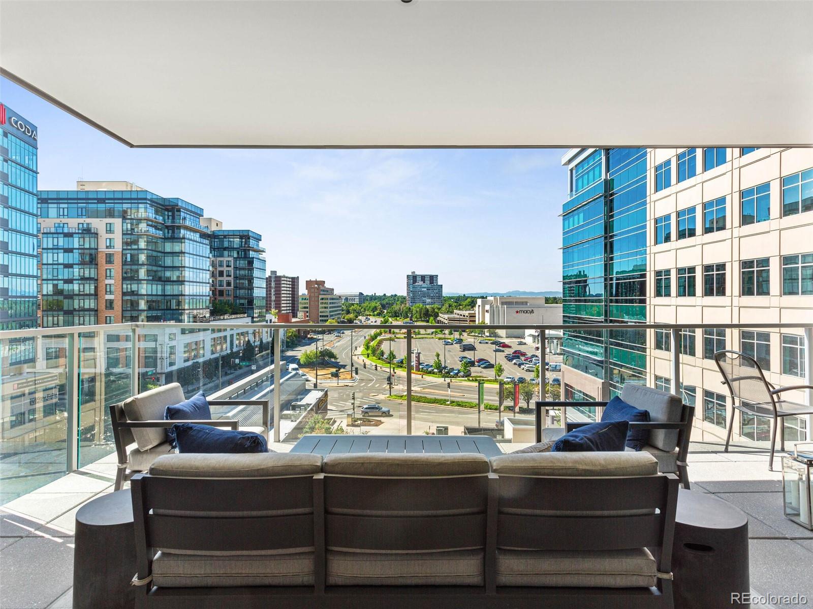 155 Steele Street Unit: 618