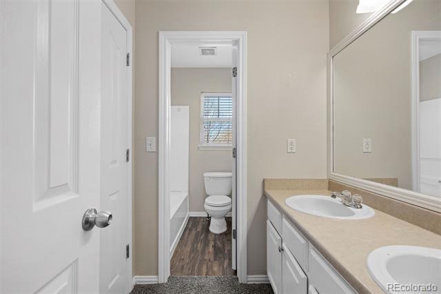9472 E 109th Place