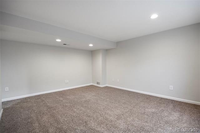 9472 E 109th Place