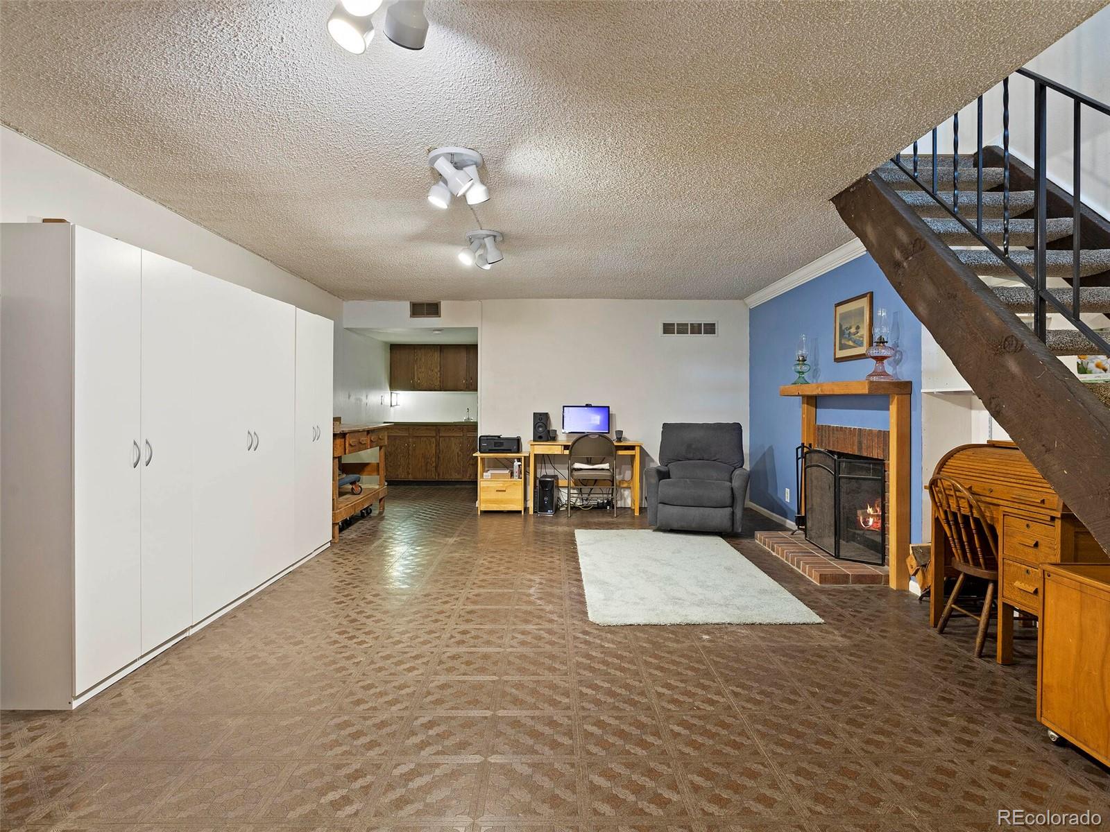 4332 W Pondview Drive