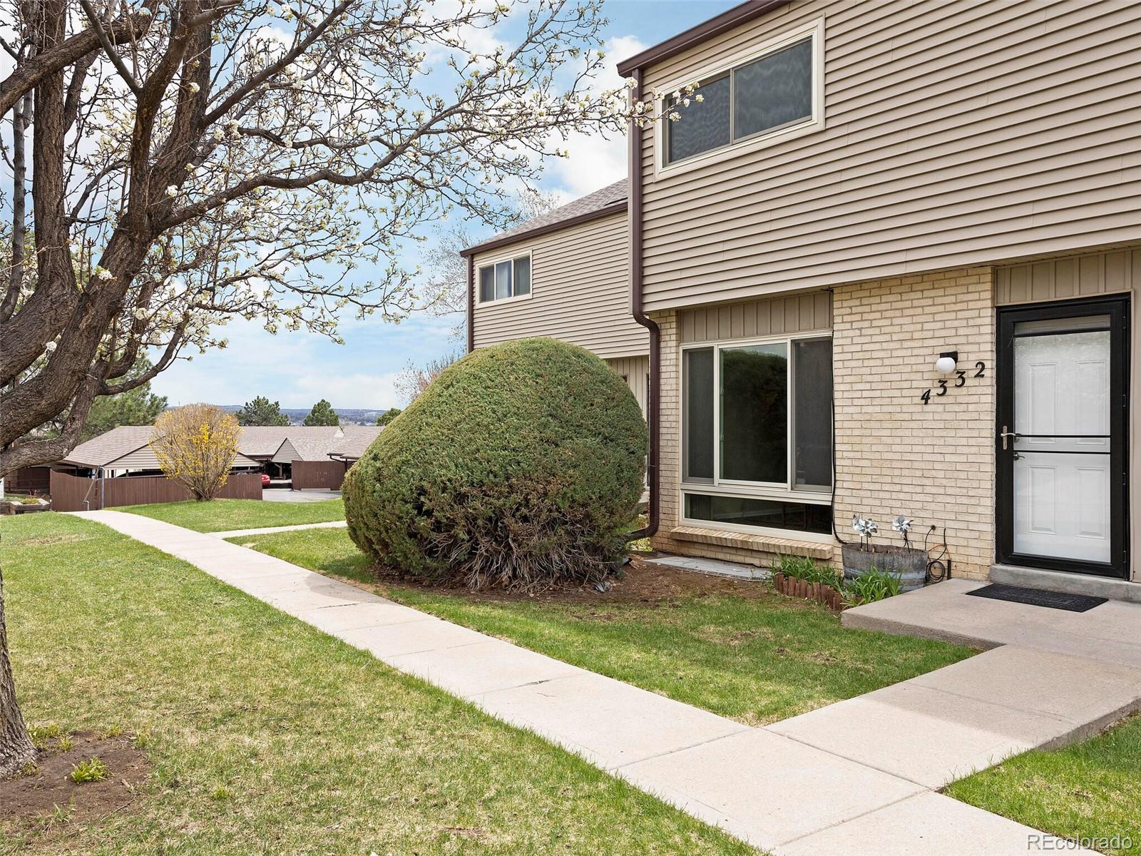 4332 W Pondview Drive