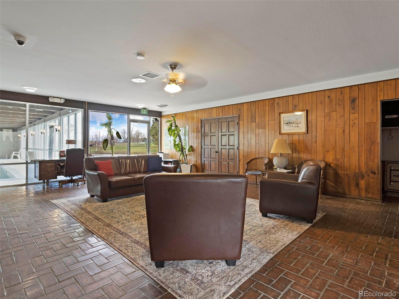 4332 W Pondview Drive