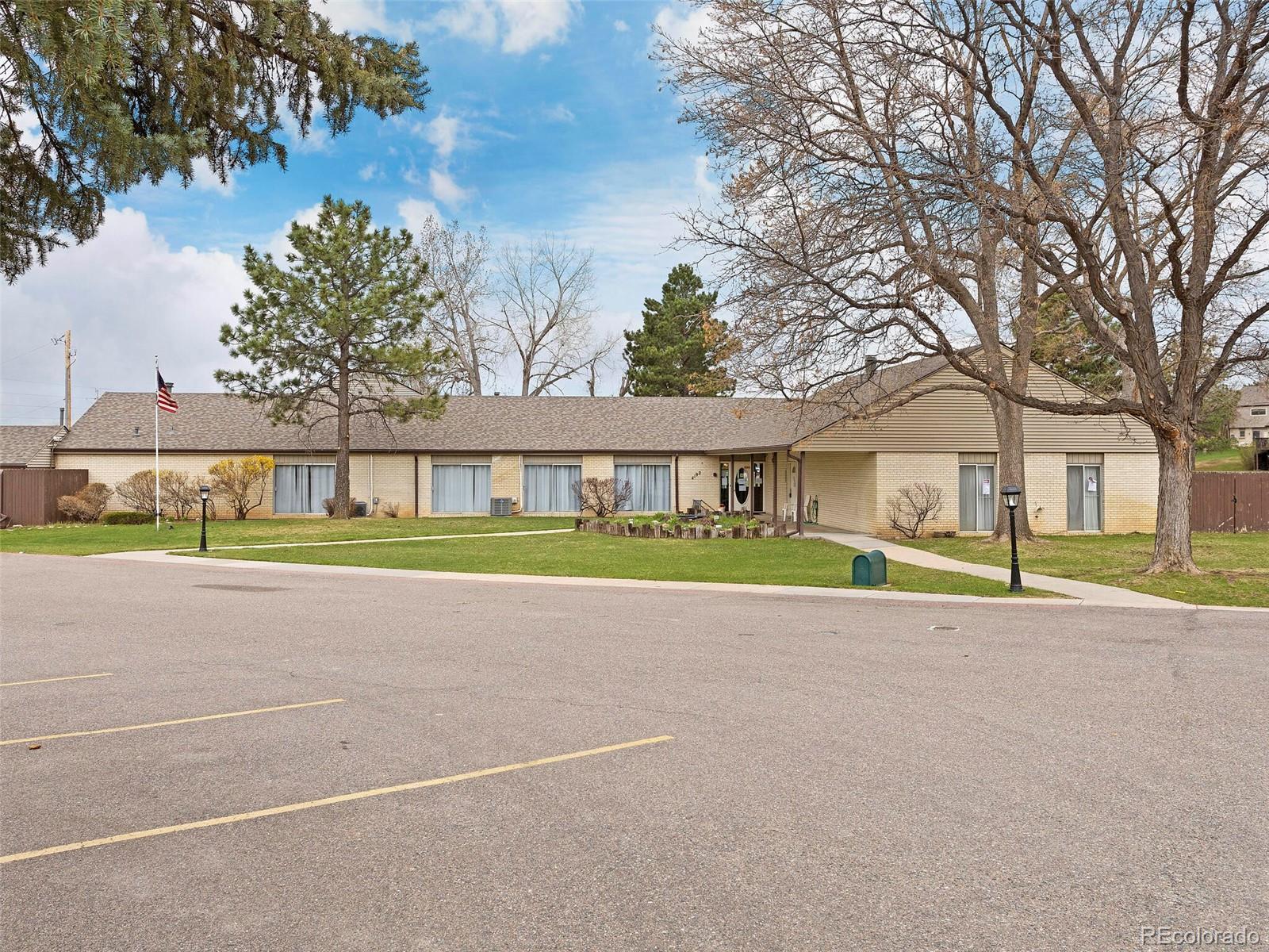 4332 W Pondview Drive