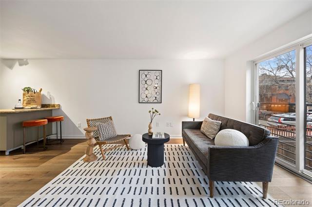 1032 N Clarkson Street Unit: 201