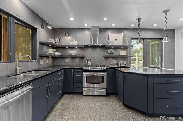 2510 N Monaco St Pkwy