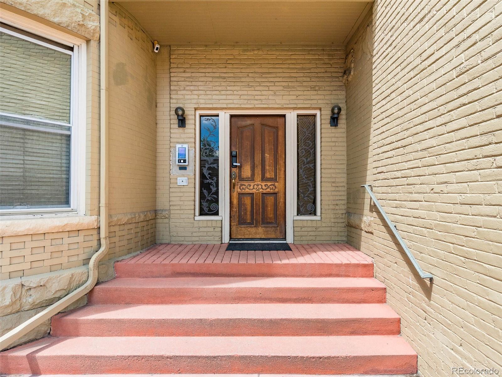 813 E 14th Avenue Unit: 4