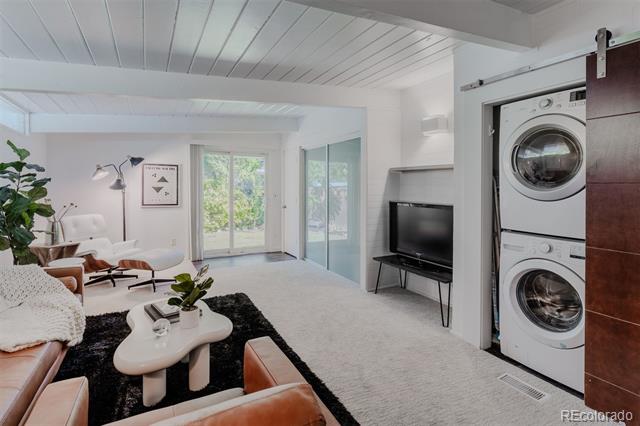 1458 S Fairfax Street