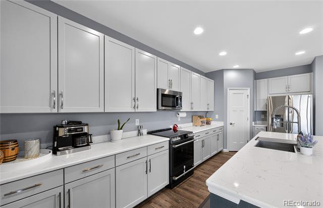 544 W 174th Place