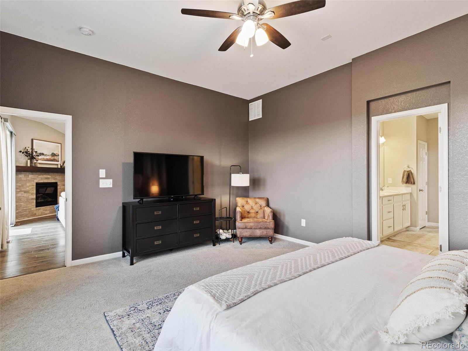 8884 Flattop Way
