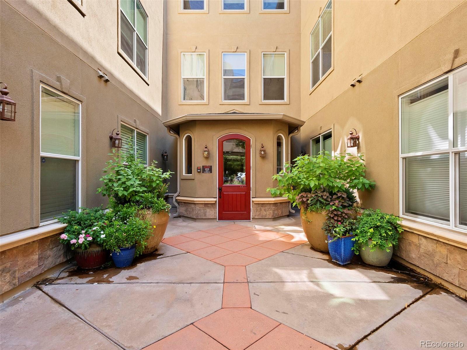 40 Madison Street Unit: 202