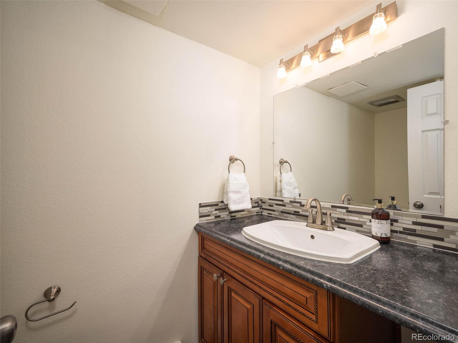 8060 W 9th Avenue Unit: 209