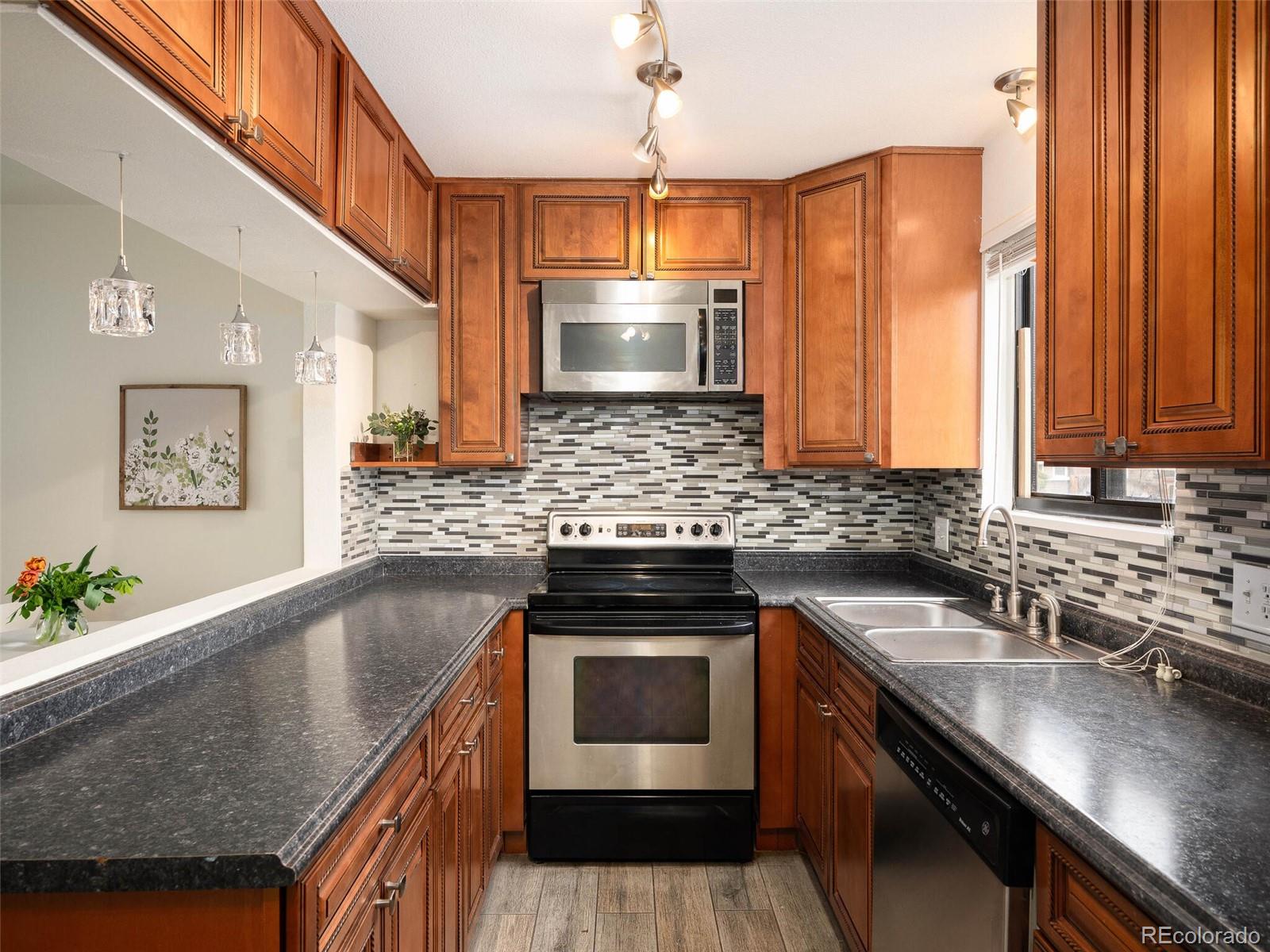 8060 W 9th Avenue Unit: 209