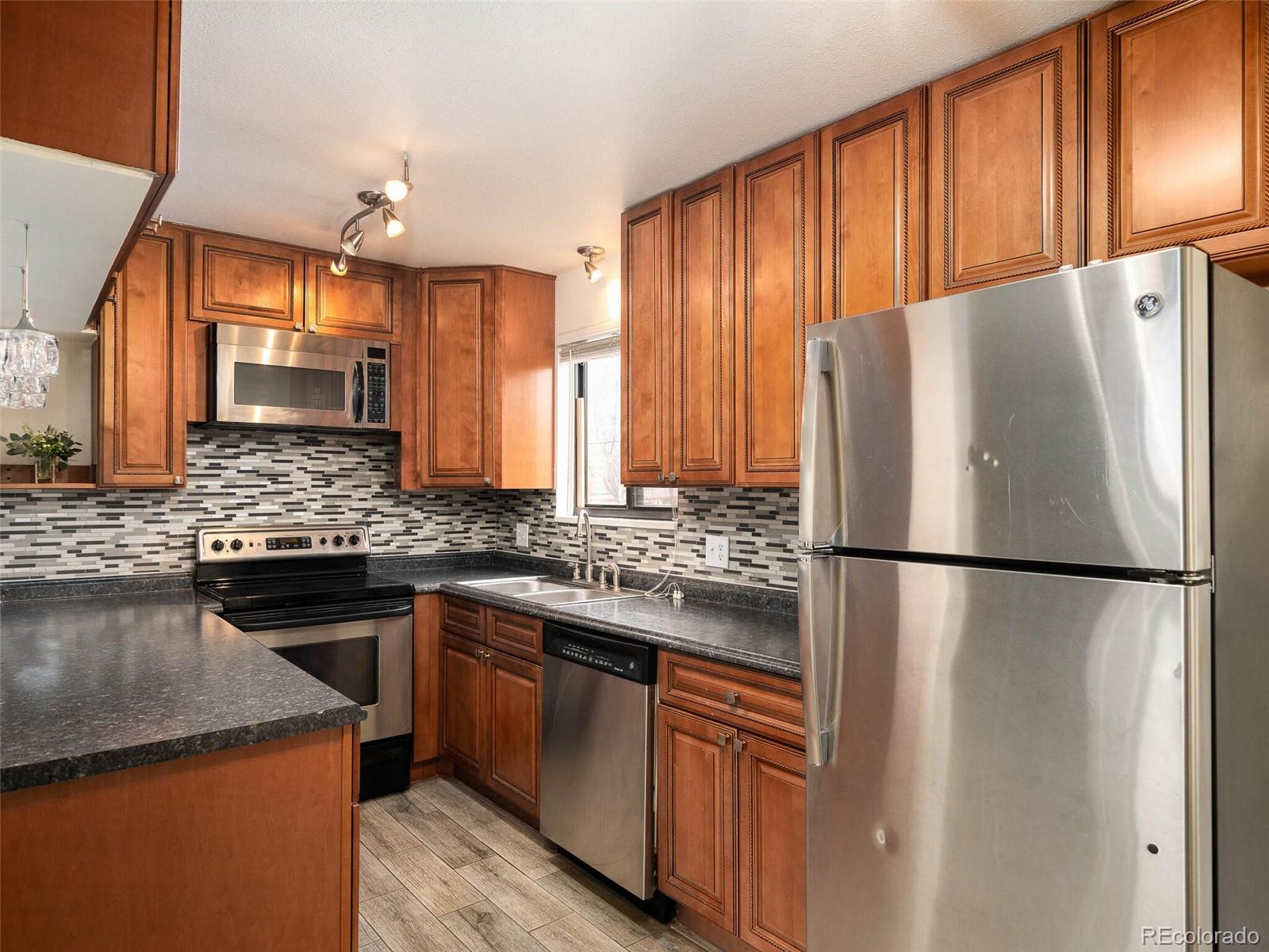 8060 W 9th Avenue Unit: 209