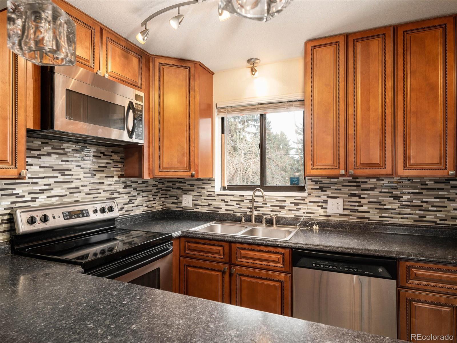 8060 W 9th Avenue Unit: 209