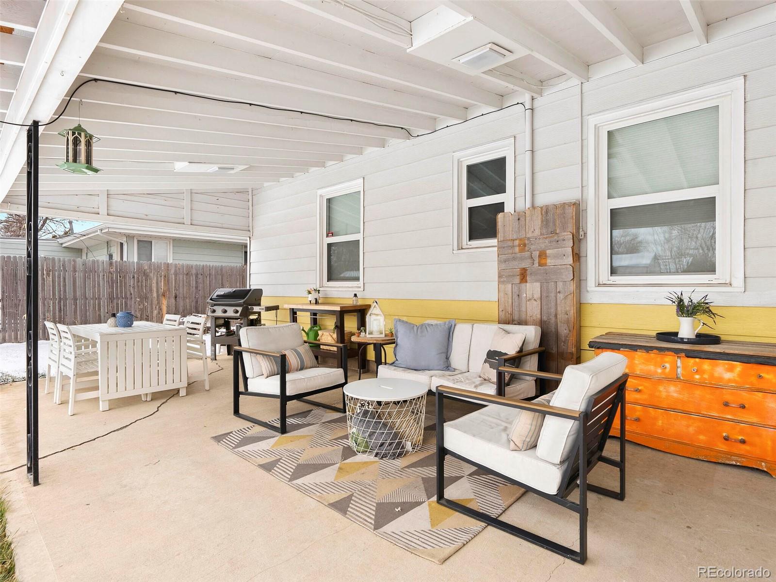 1332 Valentia Street