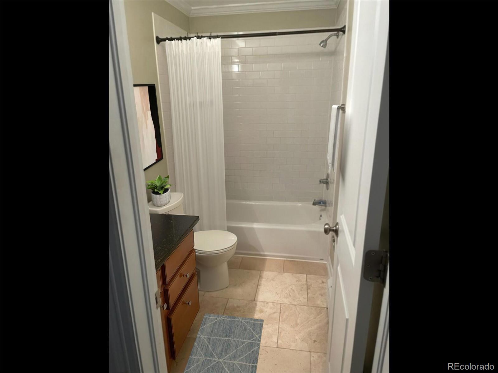 1330 Race Street Unit: 202