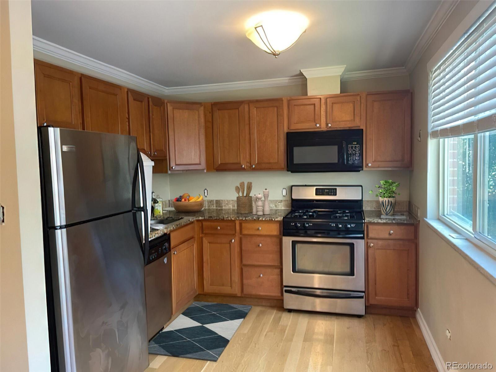 1330 Race Street Unit: 202