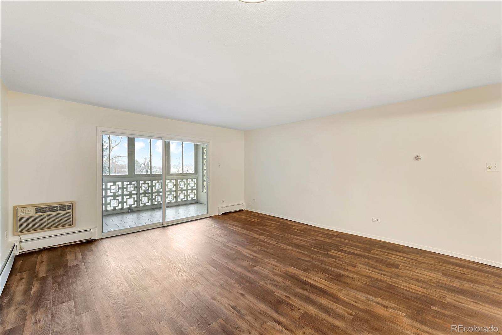 650 S Clinton Street Unit: 3C