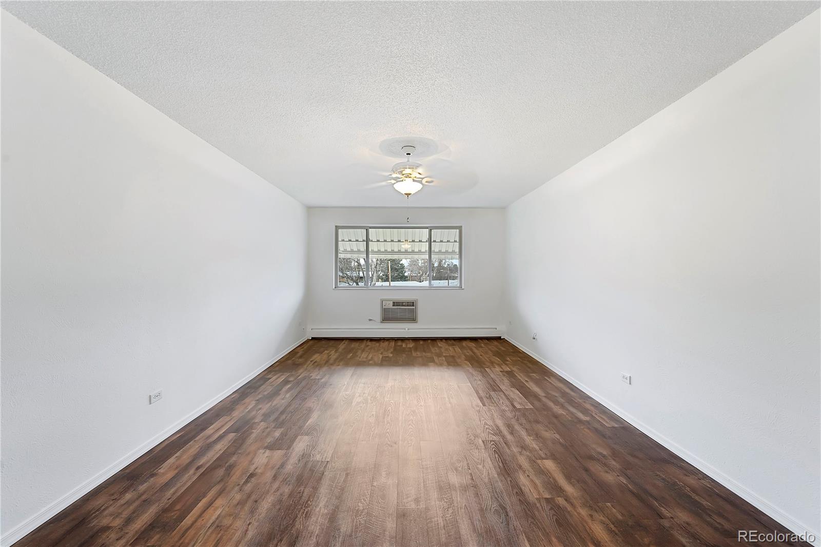 650 S Clinton Street Unit: 3C