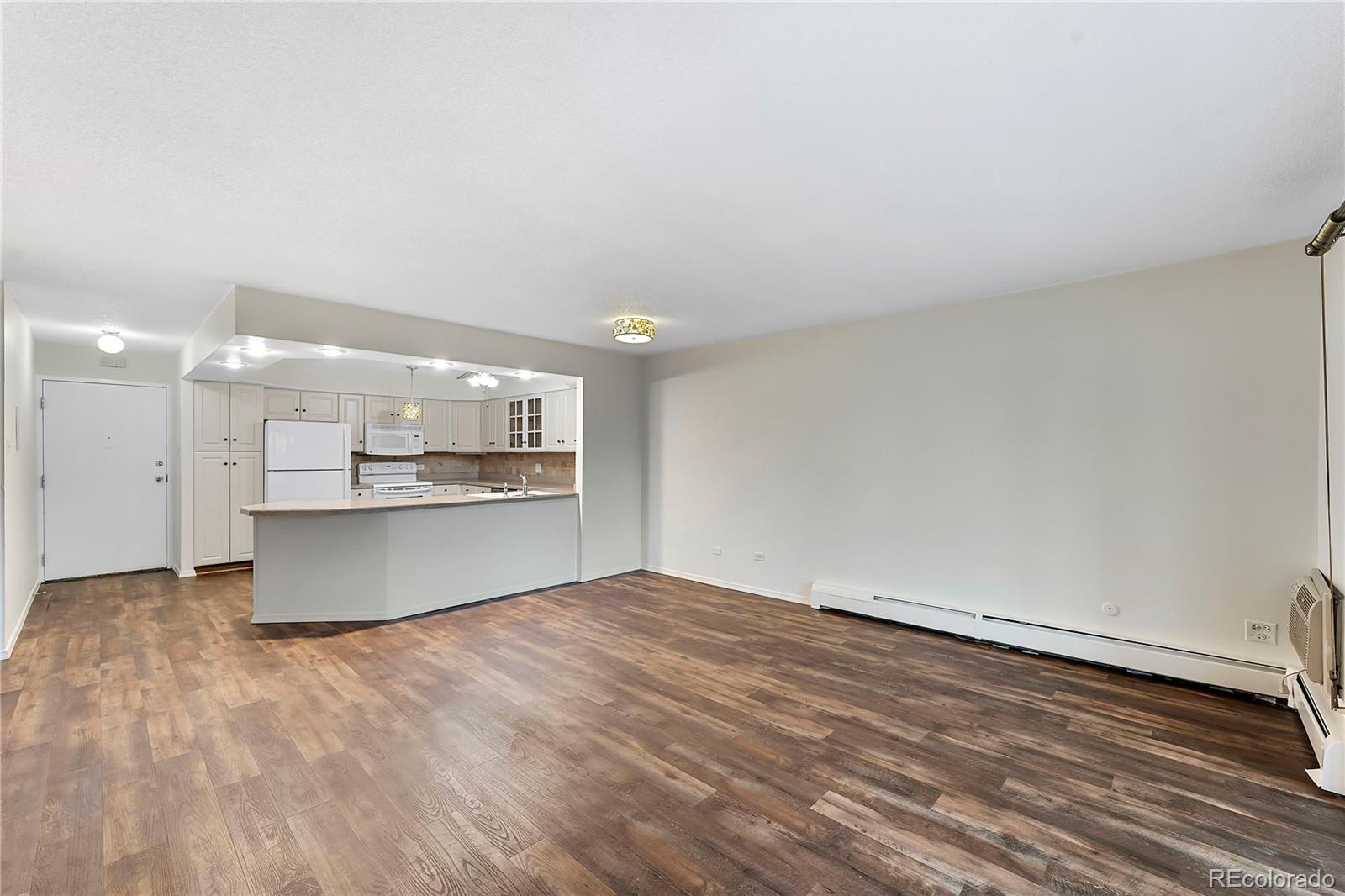 650 S Clinton Street Unit: 3C