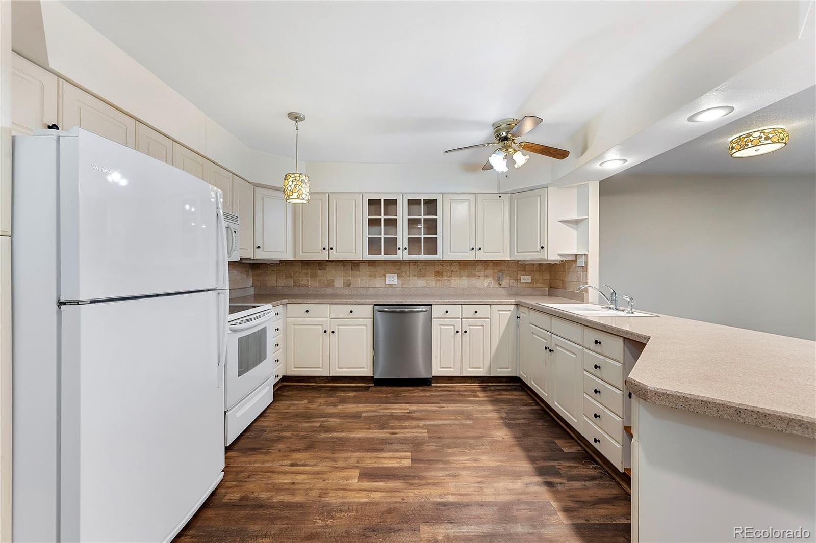 650 S Clinton Street Unit: 3C