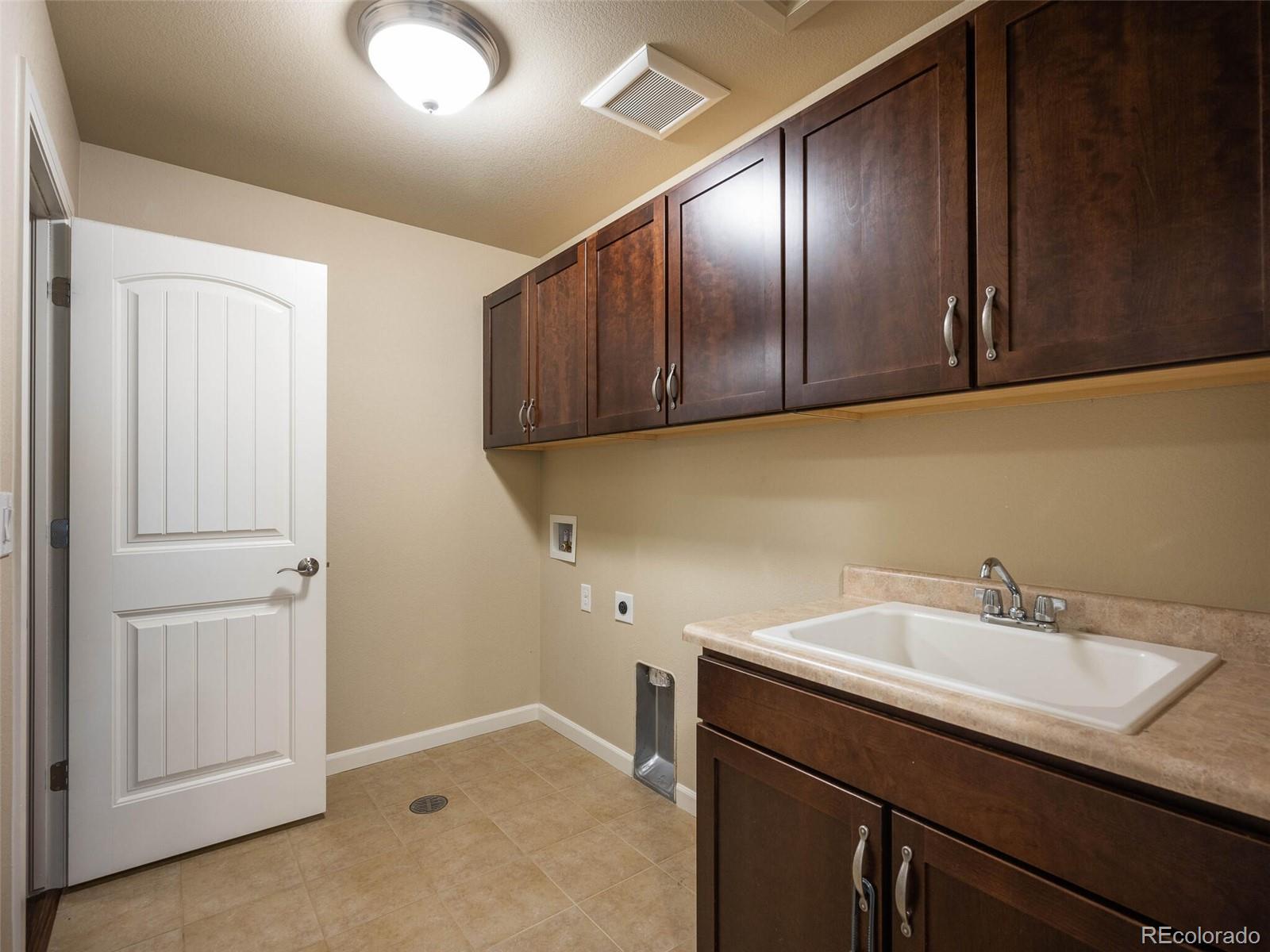 2618 S Kilmer Court