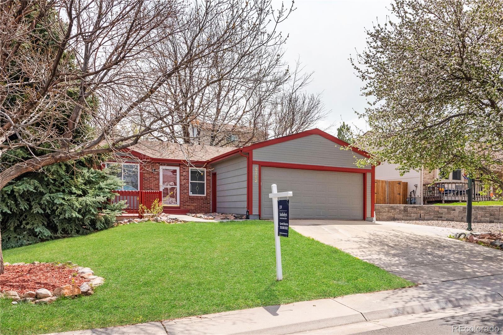 5762 W 75th Place