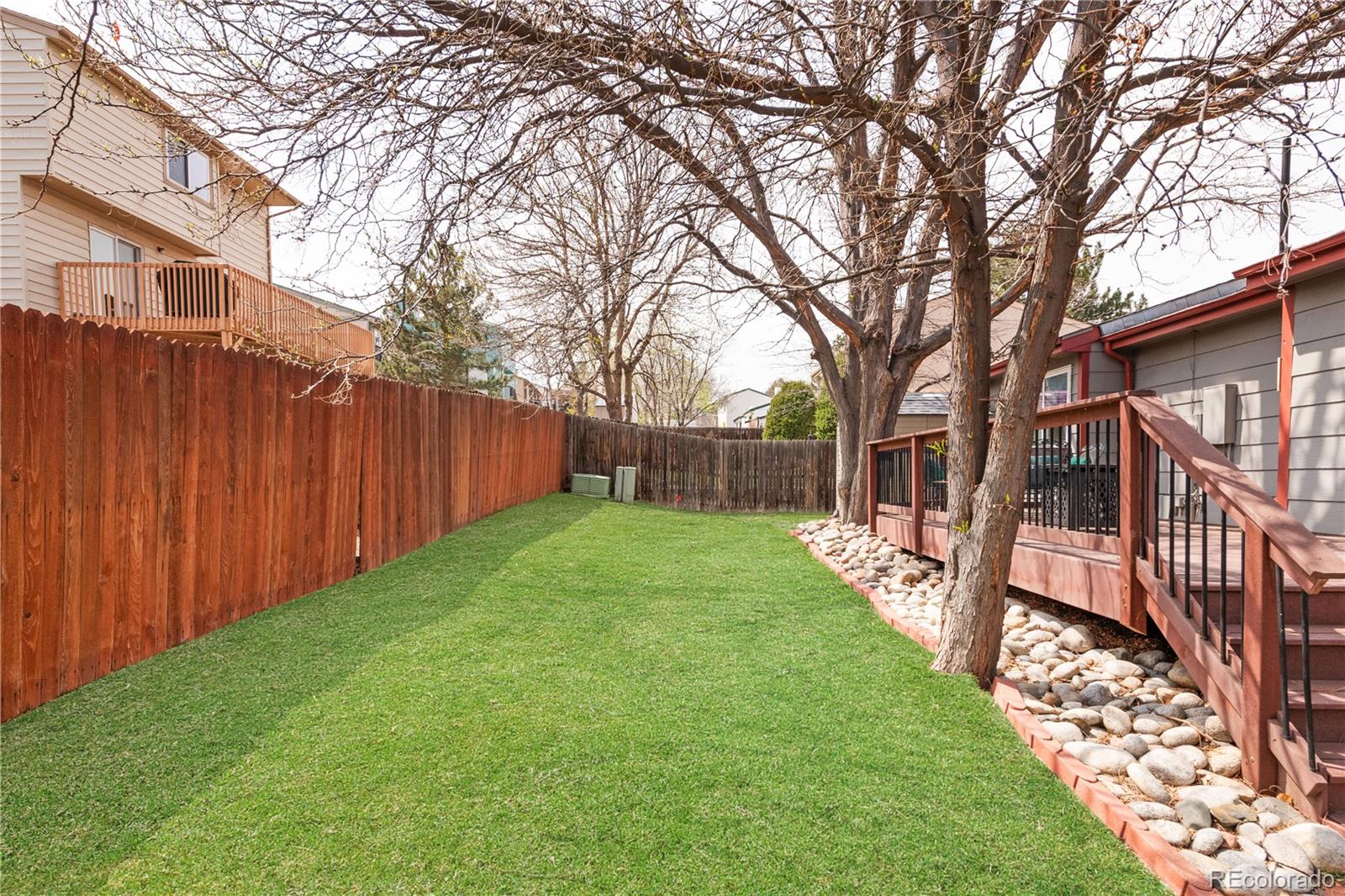 5762 W 75th Place