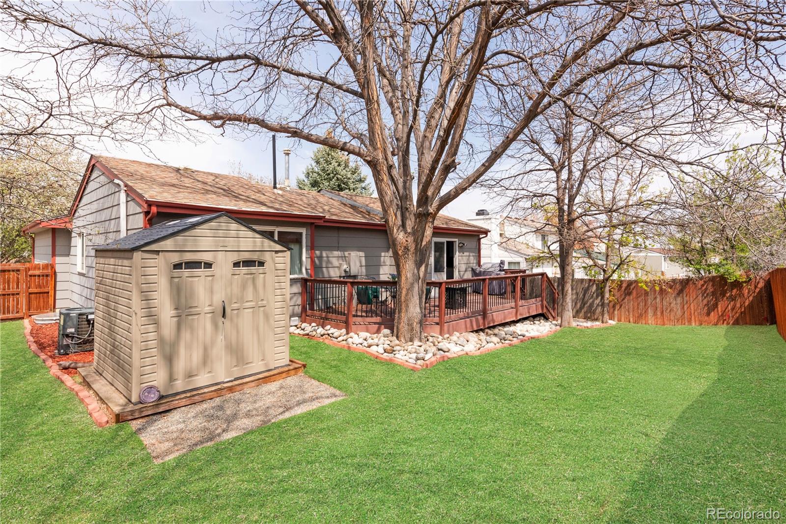 5762 W 75th Place