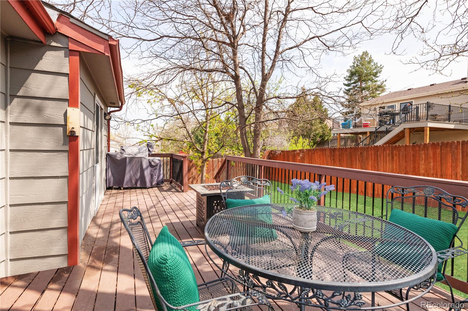 5762 W 75th Place