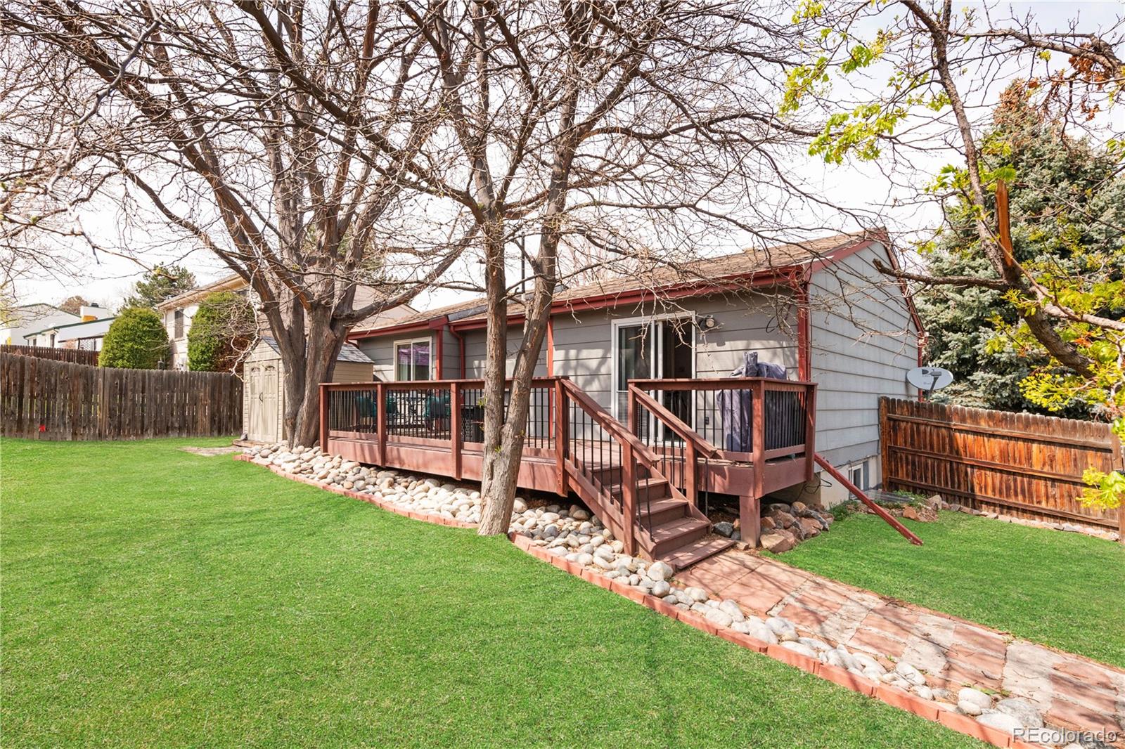 5762 W 75th Place