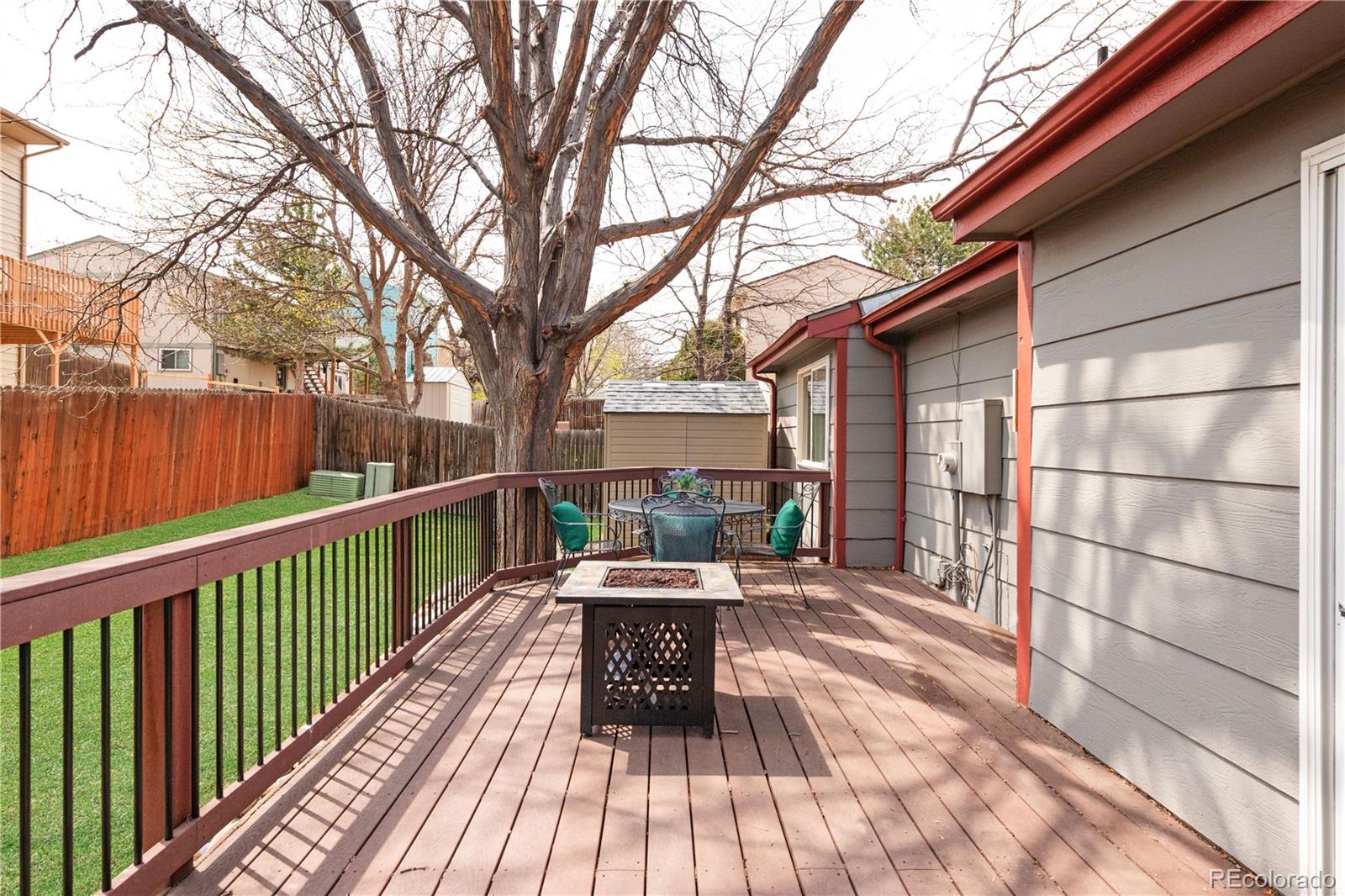 5762 W 75th Place